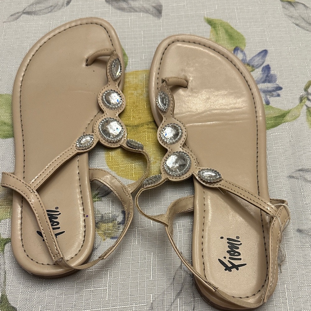 FIONI Clothing Beige Sandals with Silver Accents